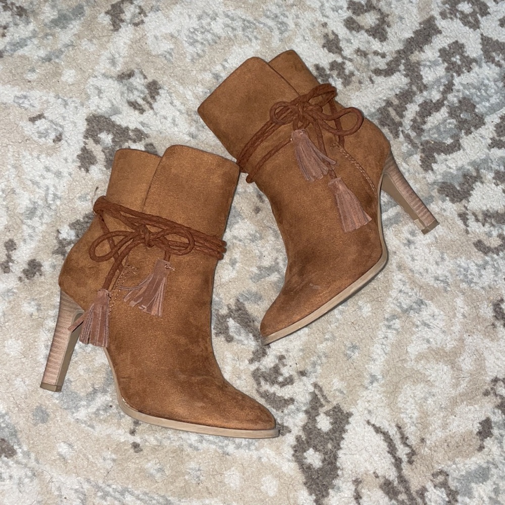 Brown boots with ties